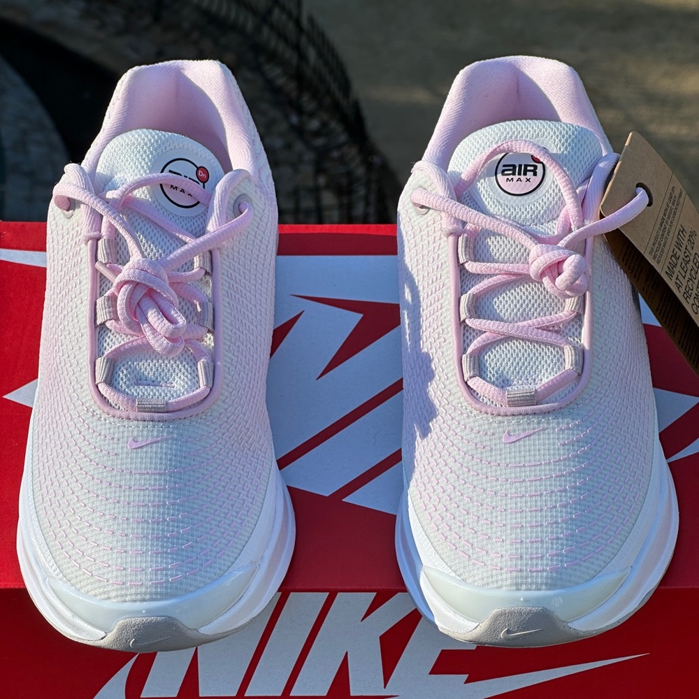 NEW Nike Pink Air Max DN BG Casual Sneaker Size Youth 7 (7Y) ; fits Womens 8.5 - Picture 4 of 9